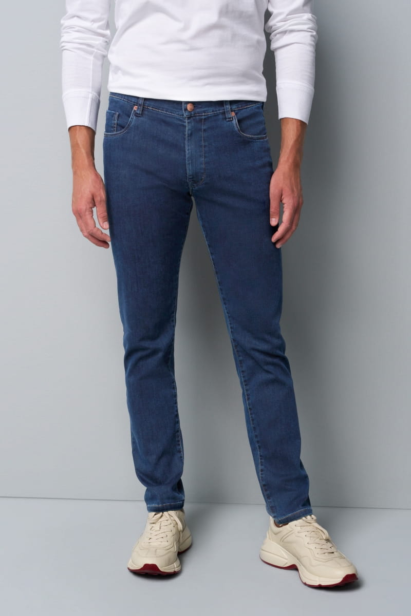 Meyer M5-6283 slim fit jeans in soft organic cotton with multicolour stitching. Super-stretch fabric for maximum comfort. Climate neutral & fairly made in Europ…

$285.00 AUD